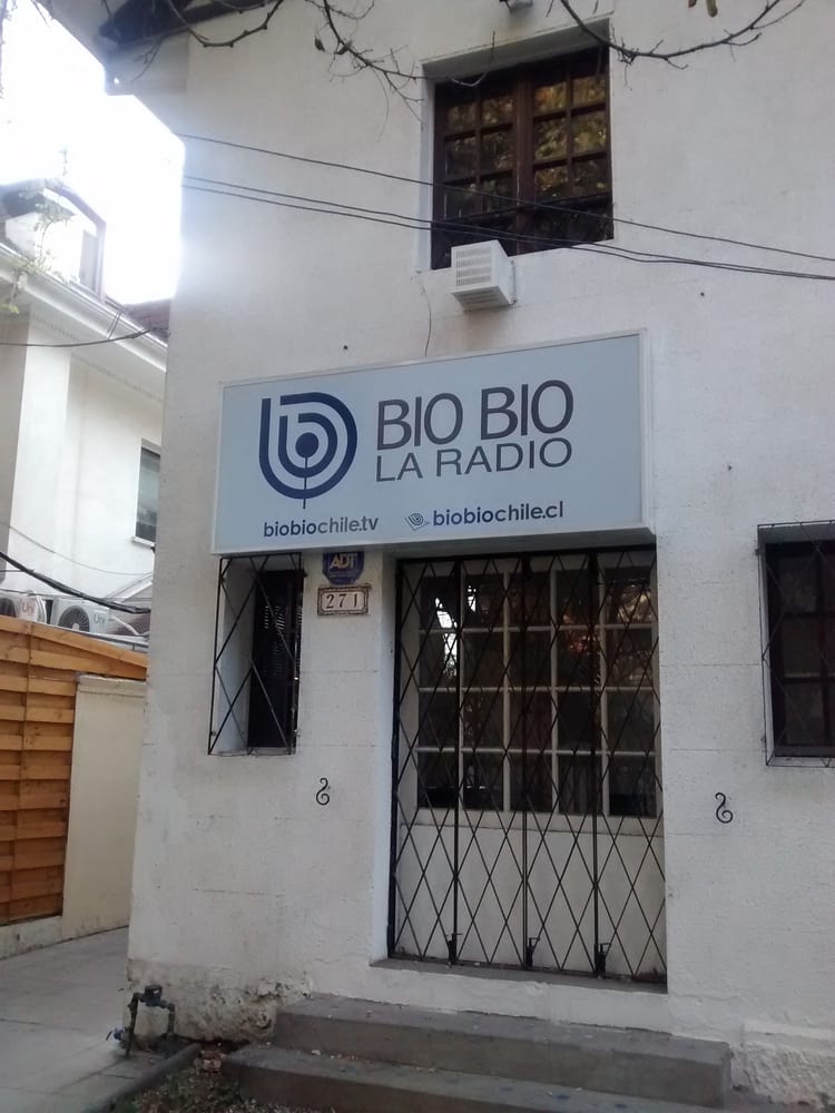 RADIO BÍO BÍO Antonio Bellet 281, RM Santiago, Chile Radio Stations