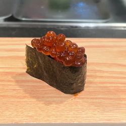 Ananto Sushi - Ikura Sushi