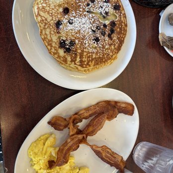 Simone's - Pancakes - Burgers Near Me - Mount Lebanon, Pennsylvania