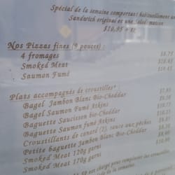 Marche Des Saveurs Gaspesiennes (Le) - Pizza with smoked meats. .sandwiches