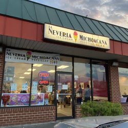 La Neveria Michoacana - Outside