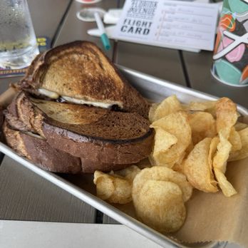 Florida Avenue Brewing - Patty melt - Brewpubs Near Me - Tampa Bay, Florida