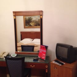 Best Western Hotel Century - Crappy TV in Doubleroom