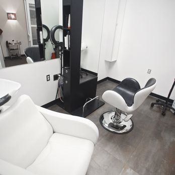HauteNChic Hair - A view of the inside - Hair Salons Near Me - Alexandria, Virginia HauteNChic Hair - A view of the inside - Hair Salons Near Me - Alexandria, Virginia
