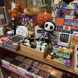 Paper-Ya - Spoooooky section for Halloween