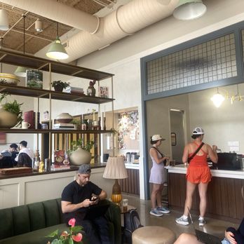 Layla & Ringo's - Coffee & Tea Near Me - Chicago, Illinois Layla & Ringo's - Coffee & Tea Near Me - Chicago, Illinois