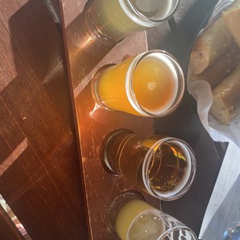 Oscar's Brewing Company - Beer flight - Breweries Near Me - Temecula, California Oscar's Brewing Company - Beer flight - Breweries Near Me - Temecula, California
