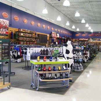 DICK'S Sporting Goods - Sporting Goods Near Me - Chesterfield, Missouri