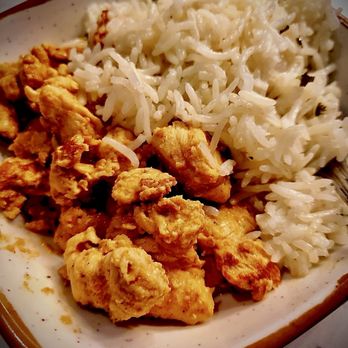 Meddys - Kids Bowl with Chicken and Rice. Not a huge fan of the chicken. - Mediterranean Near Me - Omaha, Nebraska Meddys - Kids Bowl with Chicken and Rice. Not a huge fan of the chicken. - Mediterranean Near Me - Omaha, Nebraska