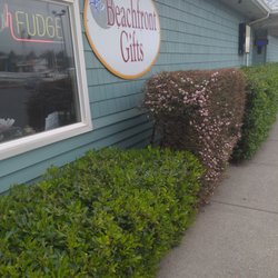 Beachfront Gifts - The sign