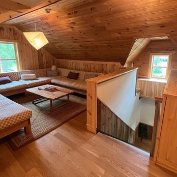 Little Cat Lodge - Hotels Near Me - Hillsdale, New York