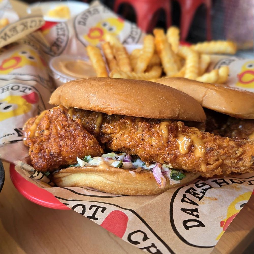 Dave's Hot Chicken - Chicken slider - Chicken Shop Near Me - Cincinnati, Ohio