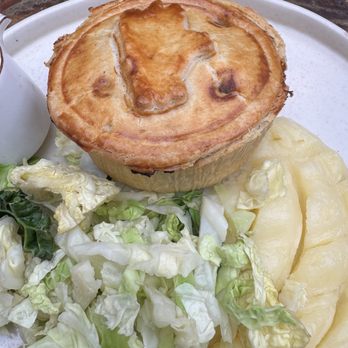 The George IV - beef pie - Pubs Near Me - London, XGL The George IV - beef pie - Pubs Near Me - London, XGL