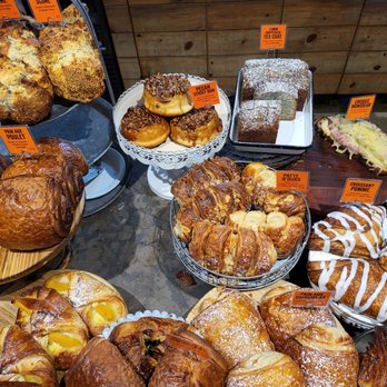 Brown Bear Baking - Coffee & Tea Near Me - Eastsound, Washington