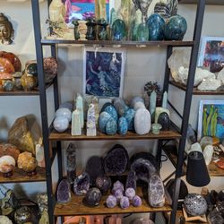 Earth's Treasures Crystal Shop