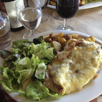 Le Bistrot des Vosges - French comfort food...grilled turkey with melted cheese - Bistros Near Me - Paris, 75