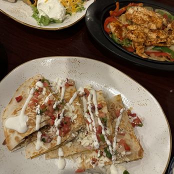 Condesa - Smithfield - Chicken Fajitas and Chicken Quesadillas - Vegetarian Near Me - Smithfield, Rhode Island Condesa - Smithfield - Chicken Fajitas and Chicken Quesadillas - Vegetarian Near Me - Smithfield, Rhode Island