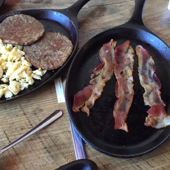 Two Cracked Eggs Cafe - Breakfast & Brunch Near Me - Savannah, Georgia