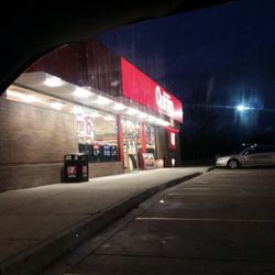 QuikTrip - Well lit