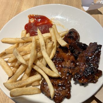 Applebee's Grill + Bar - Riblets with fries dipped in Asian chille bbq sauce. - Sports Bars Near Me - Griffin, Georgia