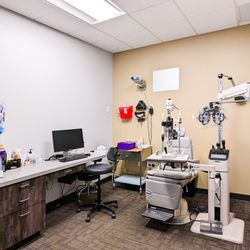 Southwestern Eye Center - Exam room