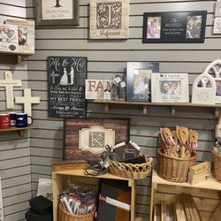 Elizabeths Treasures - Personalization options