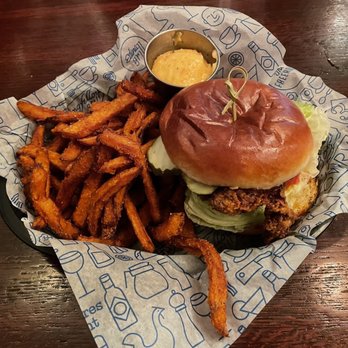 Edina Grill - Nashville Fried Chicken Sandwich - American Near Me - Edina, Minnesota