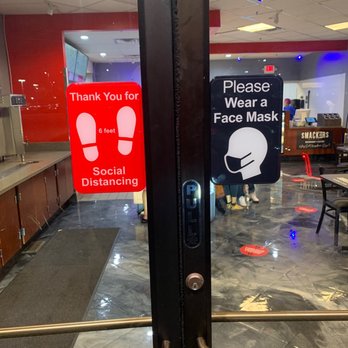Smackers - #MaskUp #KeepYourDistance but it's tight in there - Chicken Wings Near Me - Memphis, Tennessee