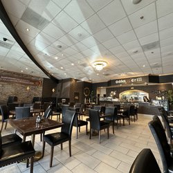 Golden Grill - Inside