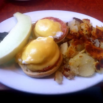 Tempo Cafe - The closest to Perfect Eggs Benedict ever encountered...wait..maybe it was perfect - Coffee & Tea Near Me - Chicago, Illinois