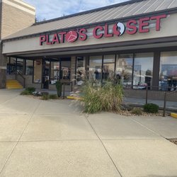 Plato's Closet - Outside