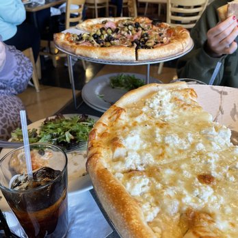 Dewey's Pizza - Pizza Near Me - Crestview Hills, Kentucky