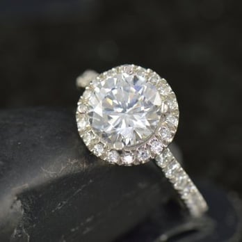 Fungs Jewelry - Round brilliant diamond ring in platinum. - Jewelry Near Me - Chicago, Illinois Fungs Jewelry - Round brilliant diamond ring in platinum. - Jewelry Near Me - Chicago, Illinois