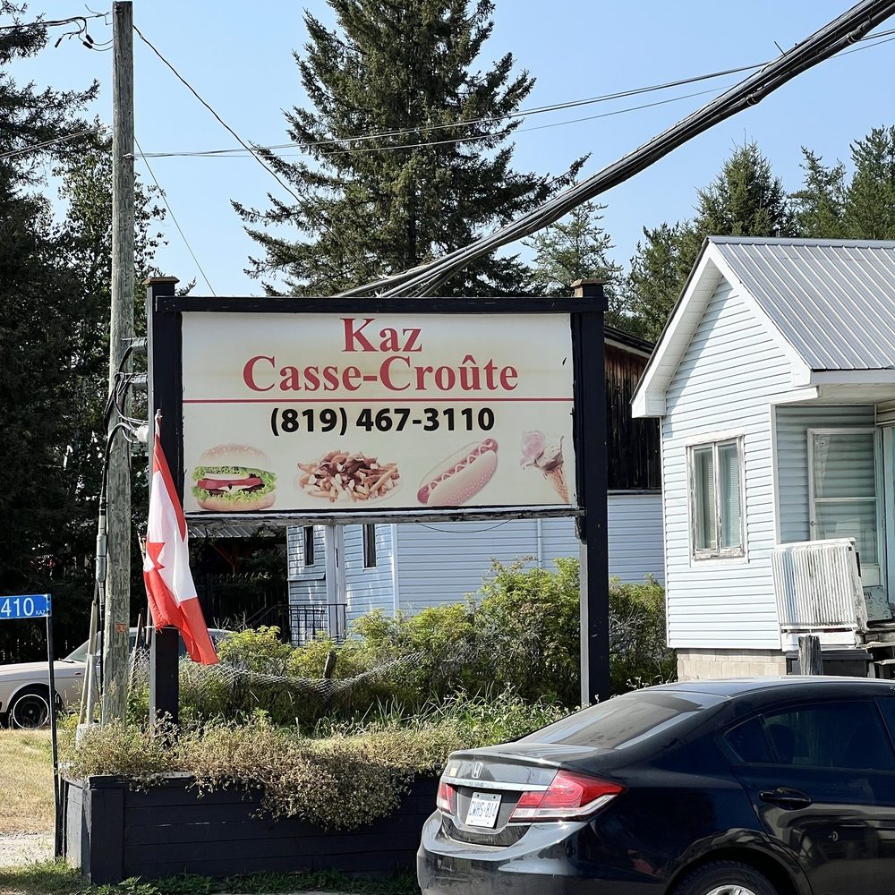 Kaz Casse-Croûte - Road sign - Fast Food Near Me - Kazabazua, Quebec