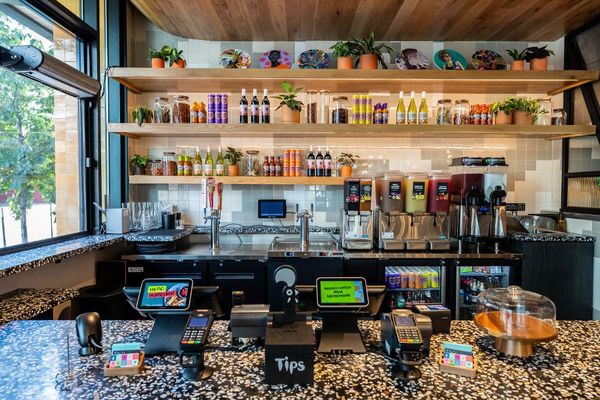 Nando's PERi-PERi by null