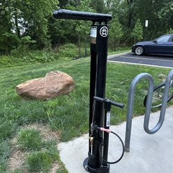 Bike fix station