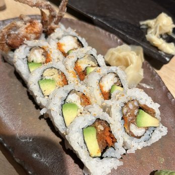 Izakaya Uosan - Spider roll, rice and temperature was so perfect!! - Izakaya Near Me - Honolulu, Hawaii