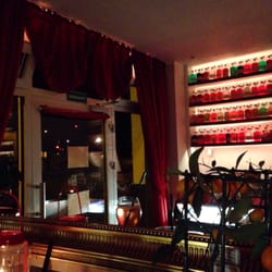 CocktailContor & InstantBar - Blick in den Spiegel