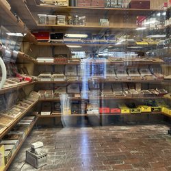 Royal Tobacco - Cigar lounge