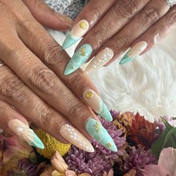 Retro Nail Bar - Please follow us on IG @retro.nailbar for more updates and designs
