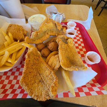 Gills Fried Chicken - Catfish - Chicken Wings Near Me - San Marcos, Texas