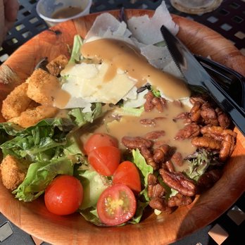 Sunset Overlook - Small house salad with Balsamic dressing. - Pubs Near Me - Columbia, Illinois