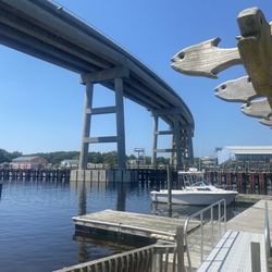 Capt'n Pete's Seafood Market - Captain Petes