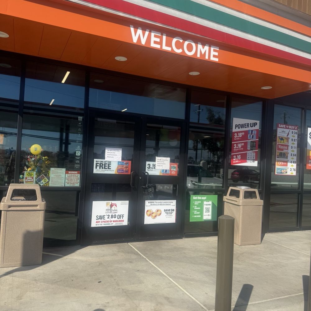 7-Eleven - Walking in..... - Convenience Stores Near Me - Fresno, California 7-Eleven - Walking in..... - Convenience Stores Near Me - Fresno, California