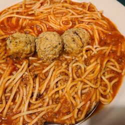 Giuseppe's - Spaghetti w/ meatballs