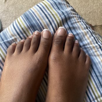 D'or Nail Bar - French pedicure (one toe is not shiny) - Nail Salons Near Me - Atlanta, Georgia