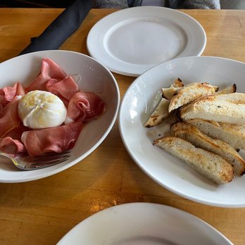 Tutta Bella - burrata and prosciutto with bread - Pizza Near Me - Seattle, Washington Tutta Bella - burrata and prosciutto with bread - Pizza Near Me - Seattle, Washington