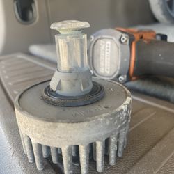 Solis Auto Repair - Light bulb replacement