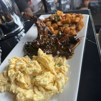 Unforgettable Kitchen and Cocktails - Lamb chops meals - Lounges Near Me - Houston, Texas
