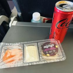 Qantas Airways - Comp snack & drink